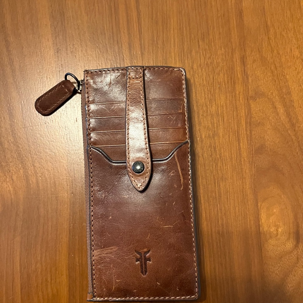 Frye wallet never used